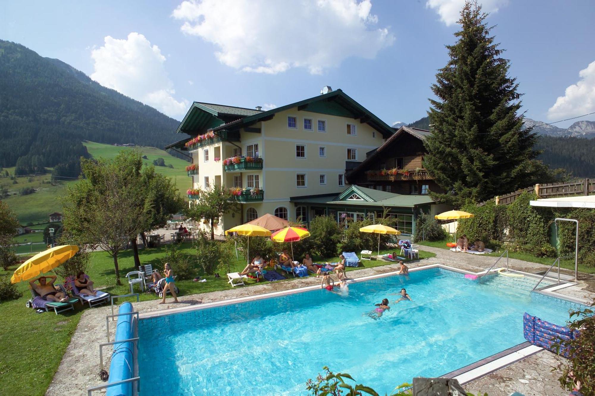 Wohlfuehlresort Und Feriengut Martinerhof Sankt Martin am Tennengebirge Exterior foto
