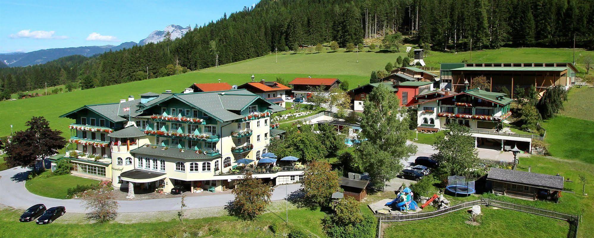 Wohlfuehlresort Und Feriengut Martinerhof Sankt Martin am Tennengebirge Exterior foto