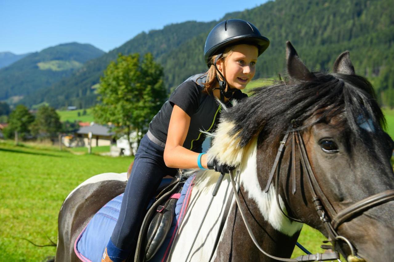 Wohlfuehlresort Und Feriengut Martinerhof Sankt Martin am Tennengebirge Exterior foto