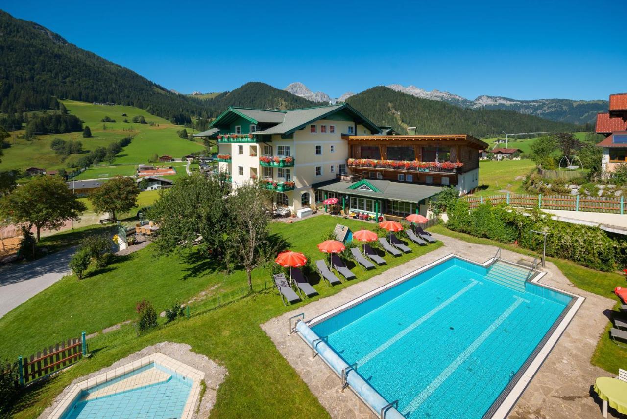 Wohlfuehlresort Und Feriengut Martinerhof Sankt Martin am Tennengebirge Exterior foto